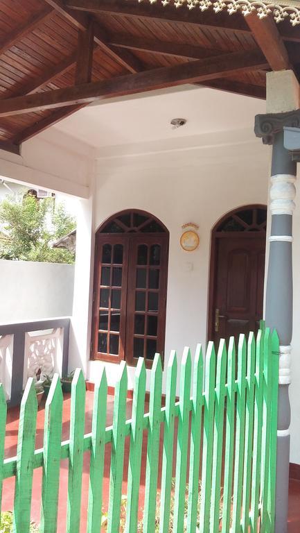 Hansi Villa Bentota Buitenkant foto